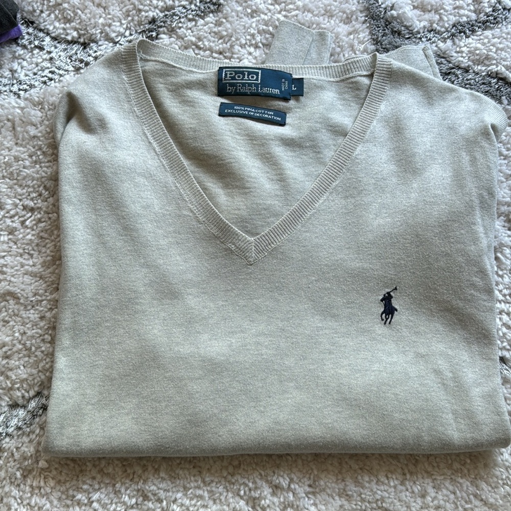 Tommy Hilfiger v neck sweater